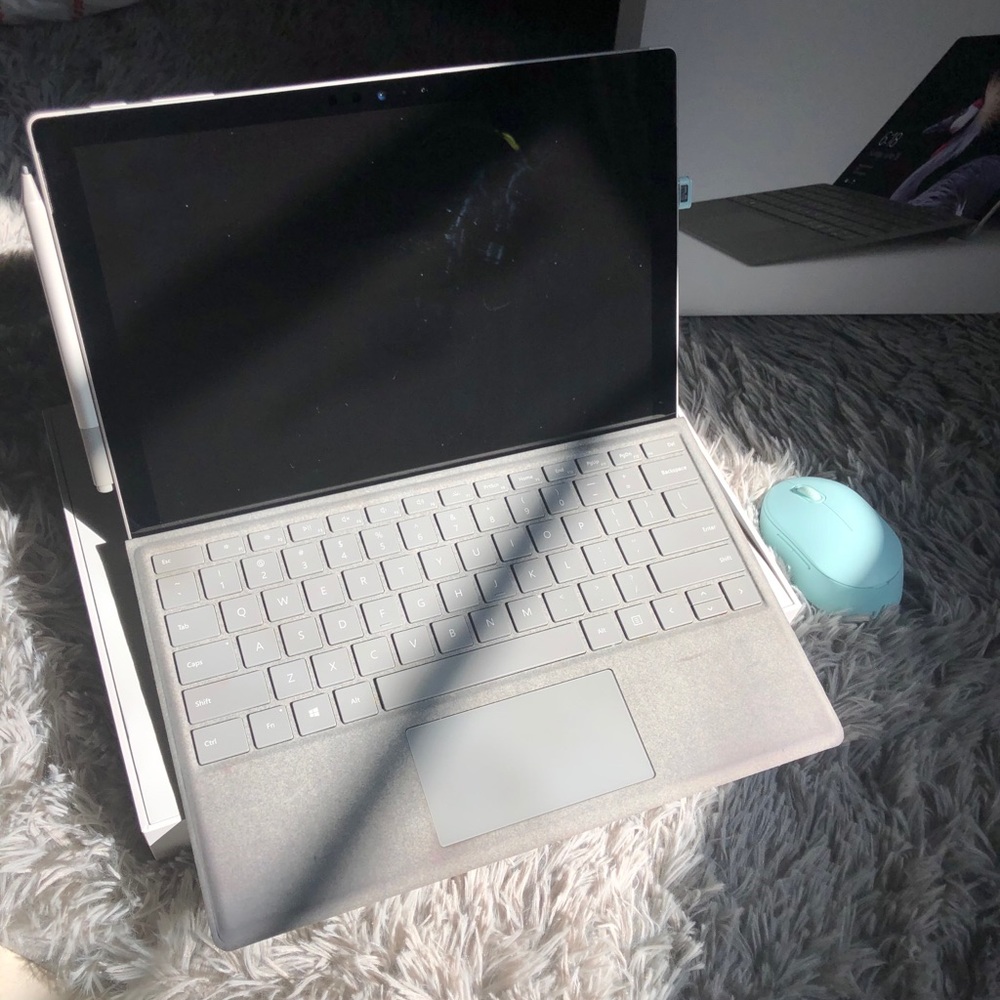Microsoft surface pro 5 - Picture 3 of 11